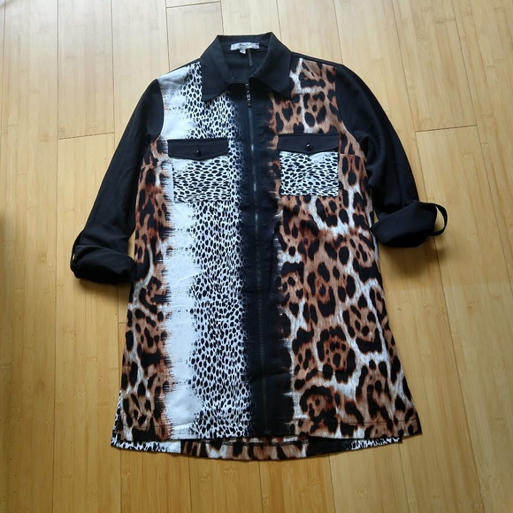 Animal print top - Picture 1 of 1